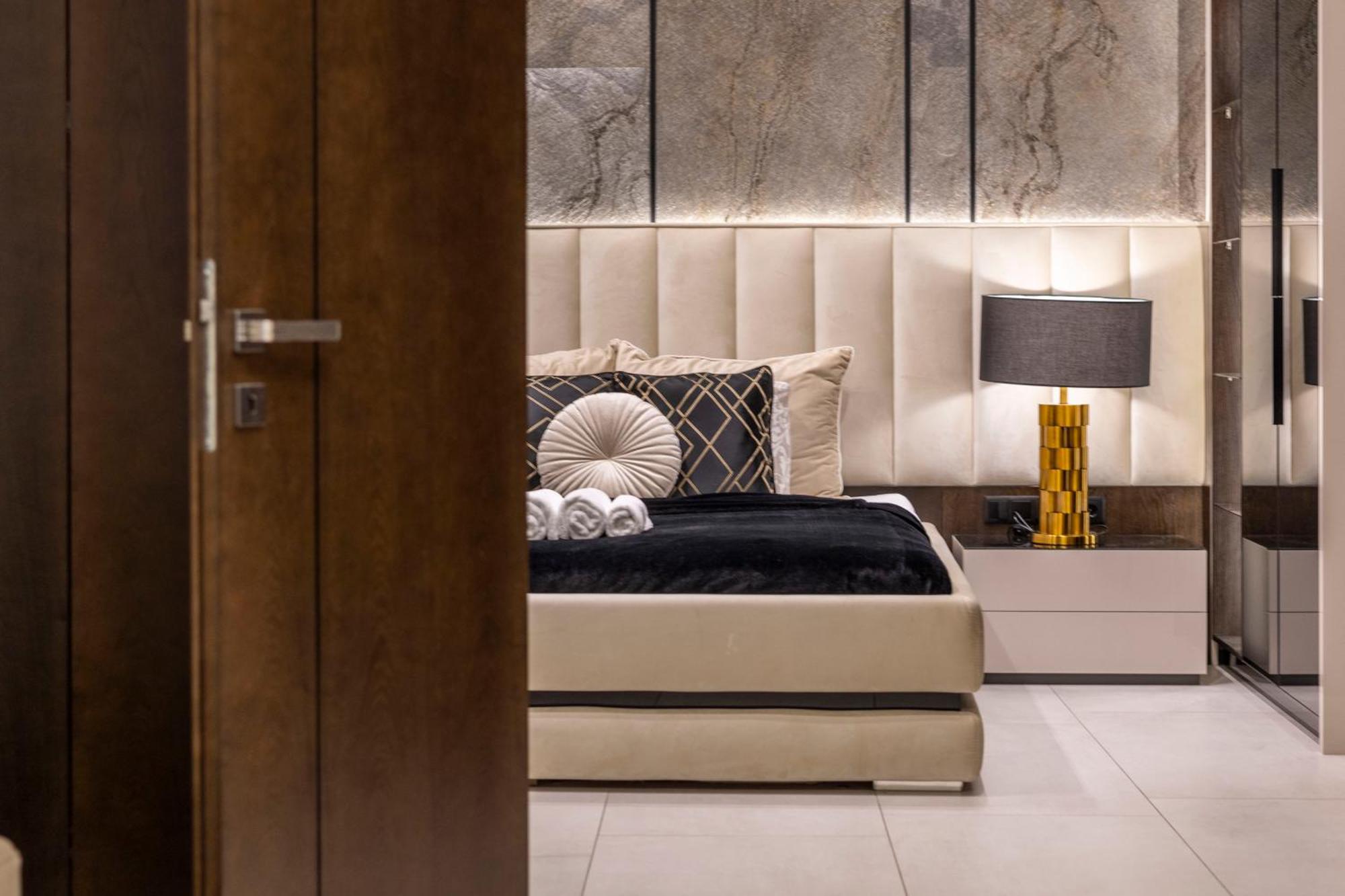 Luxurious High-end Grand In The Center Of Budapeste